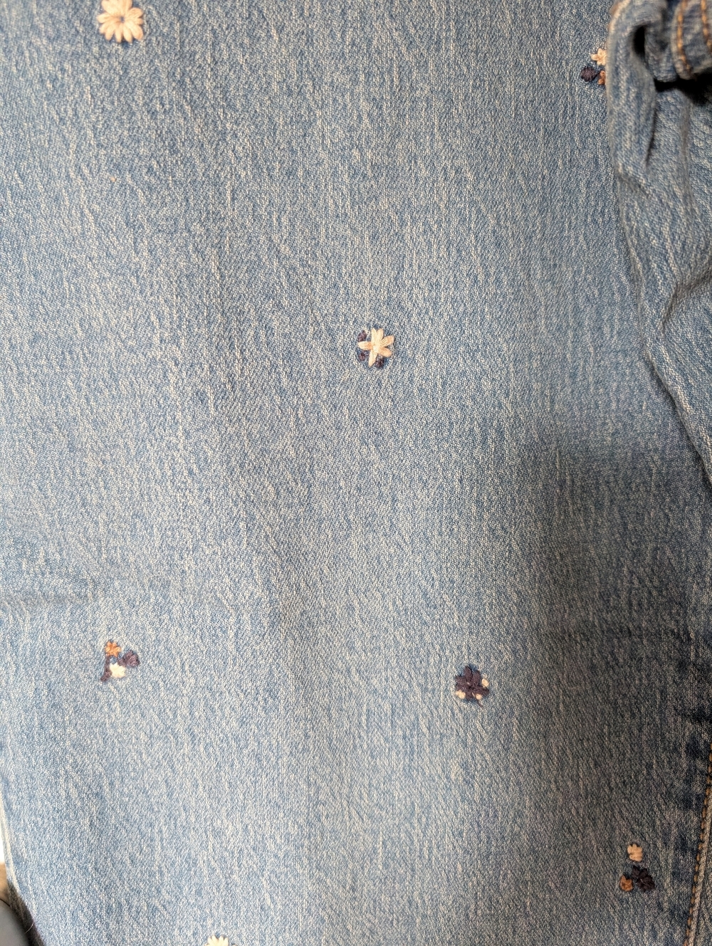 Universal Thread Vintage Straight Floral Embroidery Jeans 14 - Picture 4 of 6